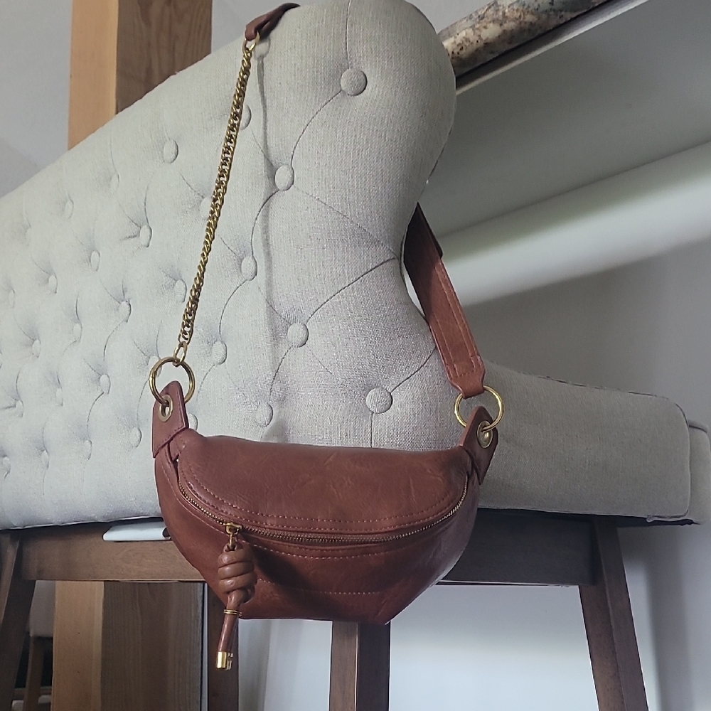 Elegant Brown Leather Shoulder Bag